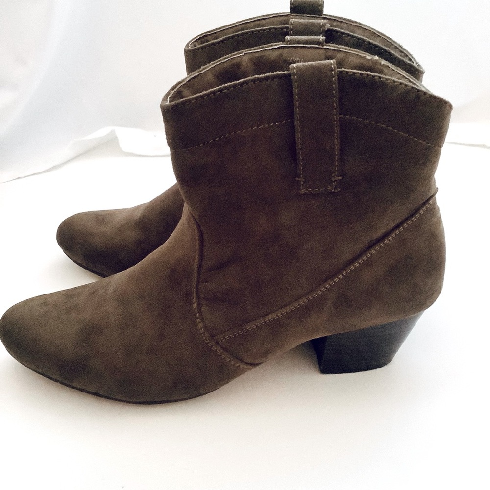 Sayda Ankle Boots. Size 8.5